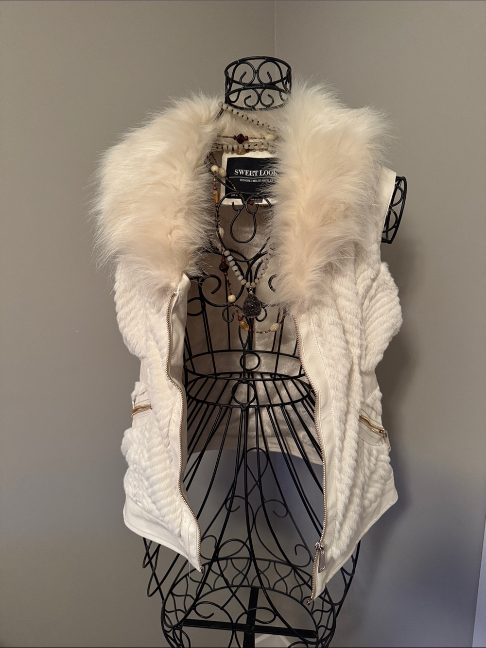 Cream Quilted Vest with Faux-Fur Collar